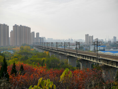 城市的火车轨道