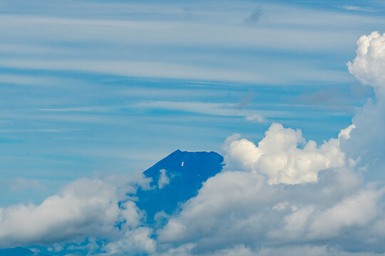 远眺富士山