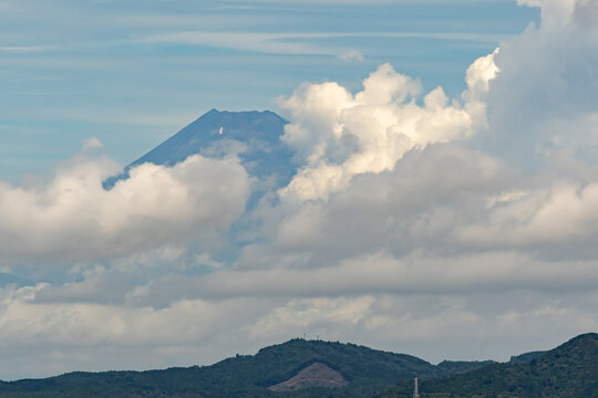 远眺富士山