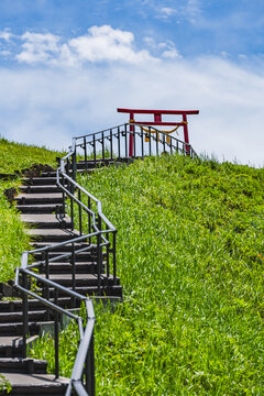 日本大室山红色鸟居