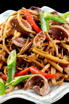 茶树菇炒鸡胗