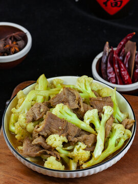 菜花炒瘦肉