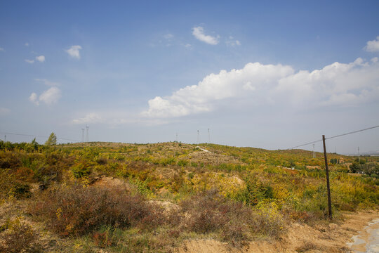 秋天的田野山间