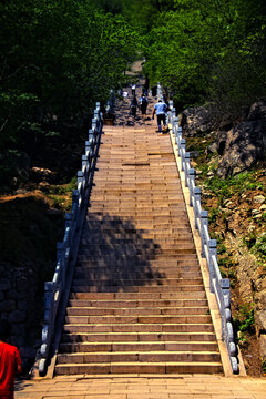 登山石台阶