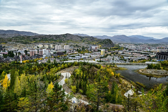 阿勒泰市将军山森林公园秋景