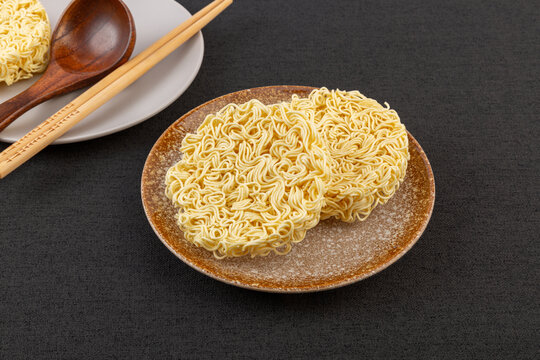 鸡蛋面块食材