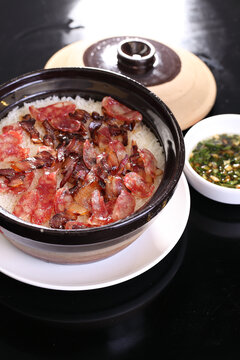 腊味煲仔饭