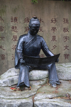孙敬雕像