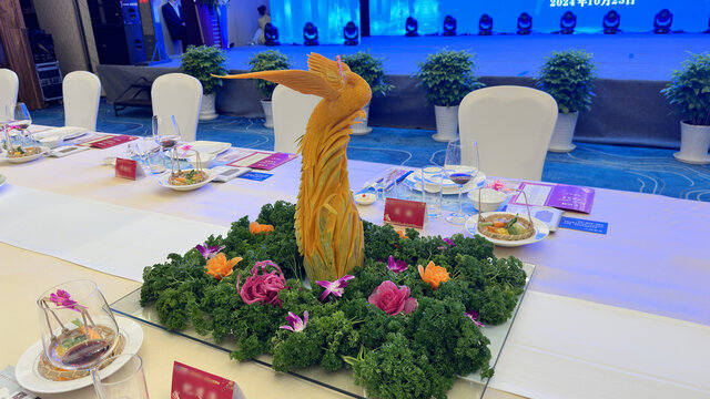餐叙会布置