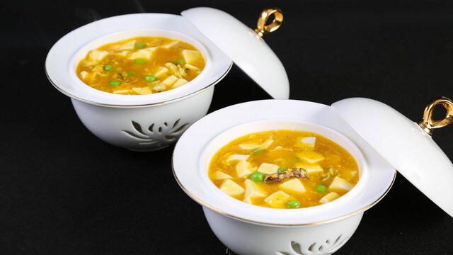 生拆蟹黄豆腐