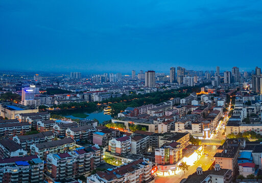 津市市