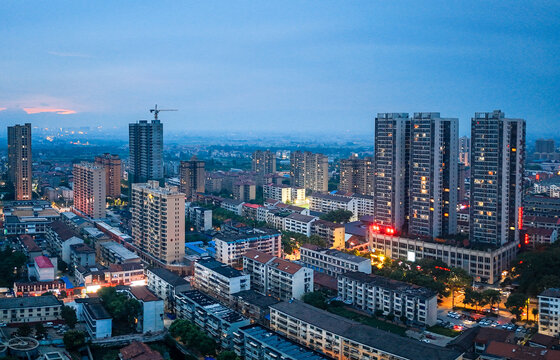 津市市