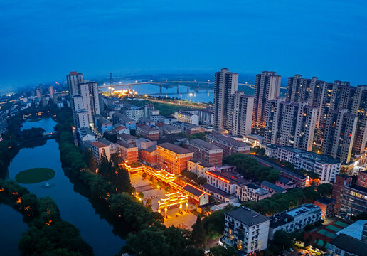 津市市