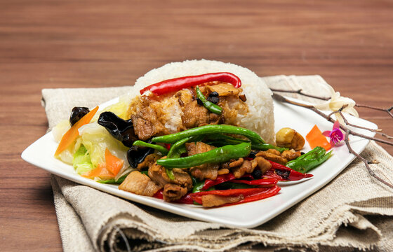 小炒肉盖饭