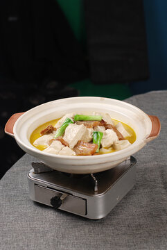 砂锅鸡汁豆腐