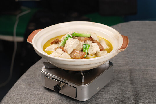 砂锅鸡汁豆腐