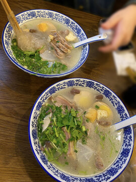 鸭血粉丝汤