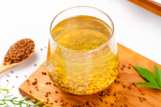一杯苦荞茶养生玄米茶