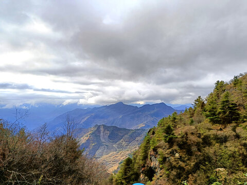牛背山高山流云
