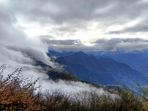 牛背山高山流云