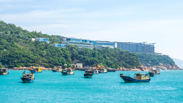 南沙湾沙滩渔船