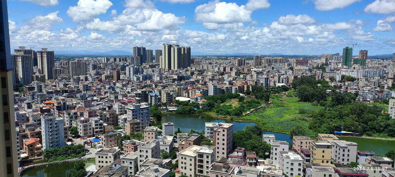蓝天白云城市风景