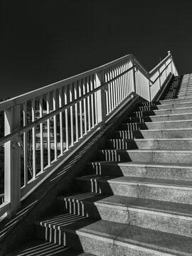城市建筑黑白照
