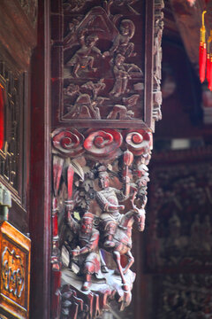 雕梁画栋