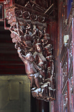 雕梁画栋
