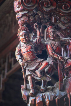 雕梁画栋