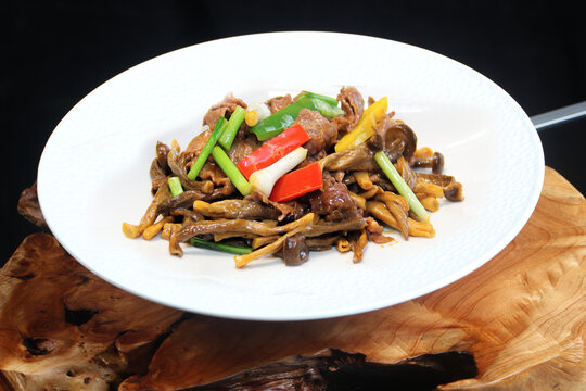 茶树菇炒牛肉