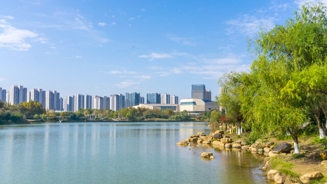 尖山湖秋景