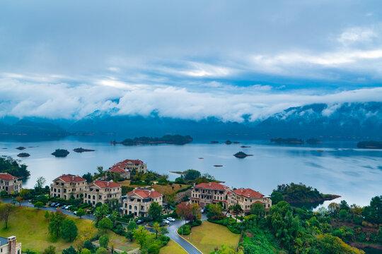 湖景房地产