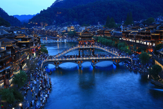 凤凰古城夜景