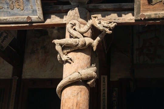 山西太原晋祠圣母殿盘龙