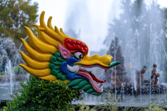 前景是龙生态喷水池