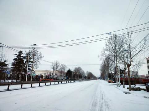 雪后马路