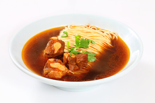 红烧排骨面