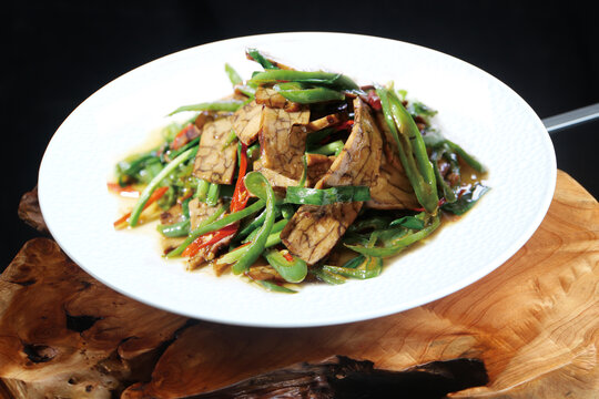 尖椒炒干豆腐
