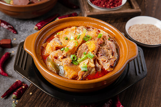 砂锅牛肉煲