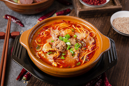砂锅牛肉米粉