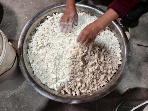 捏碎红薯粉