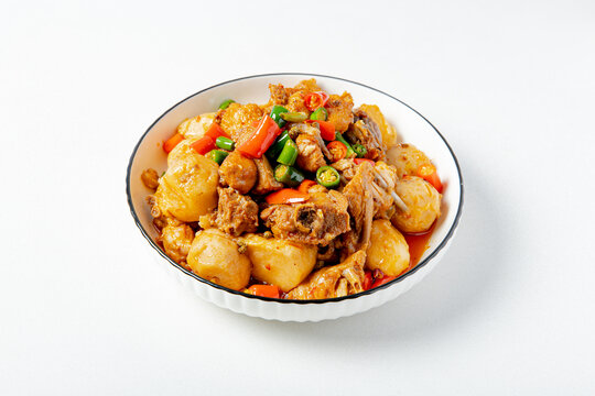 土豆焖排骨
