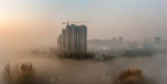 雾都晨曦