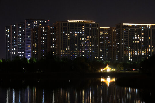 齐盛湖夜景