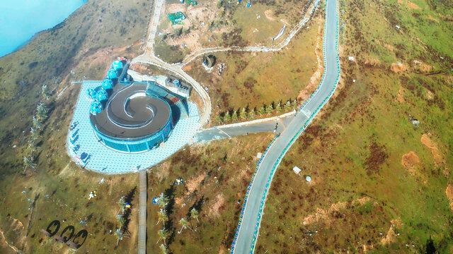 牛背山山顶公路建筑