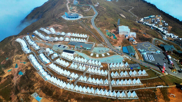 牛背山星云帐篷营地