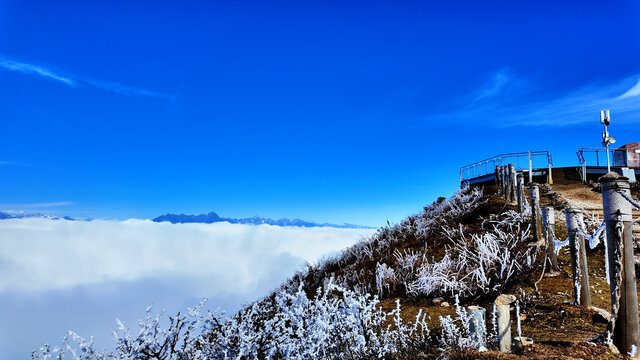 牛背山雪景云海