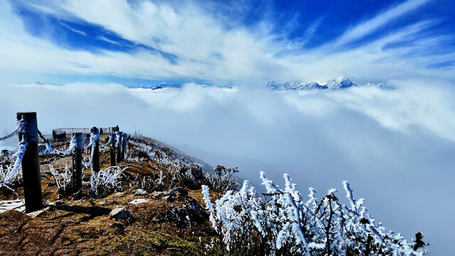 牛背山雪景云海