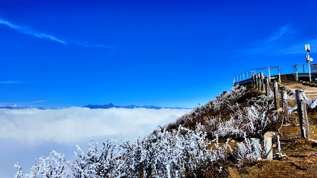 牛背山雪景云海